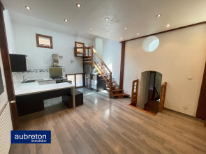 Maison en location &agrave; Tullins /  222 m&sup2;
