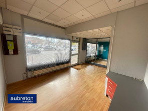 Local Commercial en location &agrave; Voiron /  146 m&sup2;