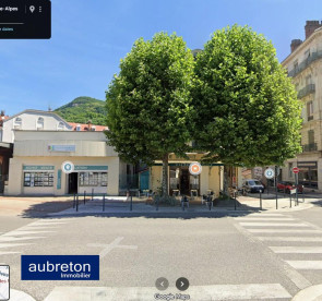 Local Commercial en location &agrave; Voiron /  146 m&sup2;
