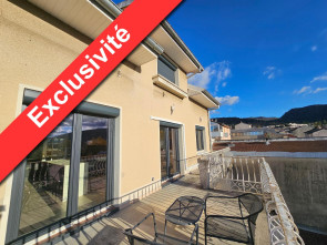 Maison en vente à Oyonnax / 8 pièces 165 m²